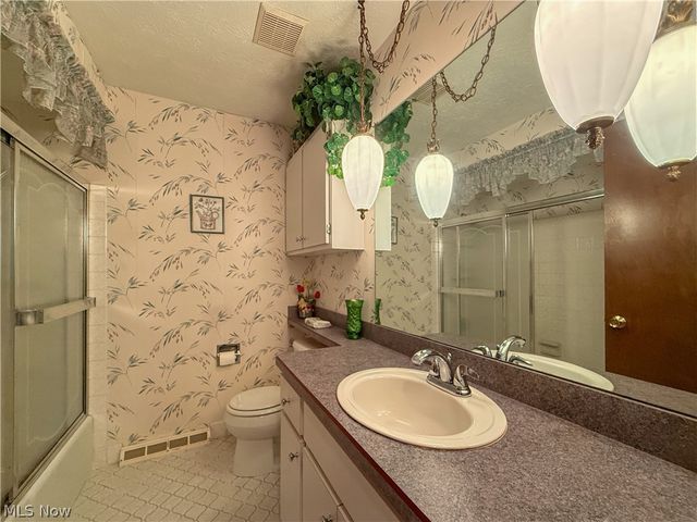 13665 Pawnee Trail, Middleburg Heights, OH 44130