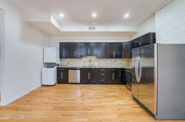 1104 E St Catherine St, Louisville, KY 40204