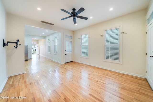 1104 E St Catherine St, Louisville, KY 40204