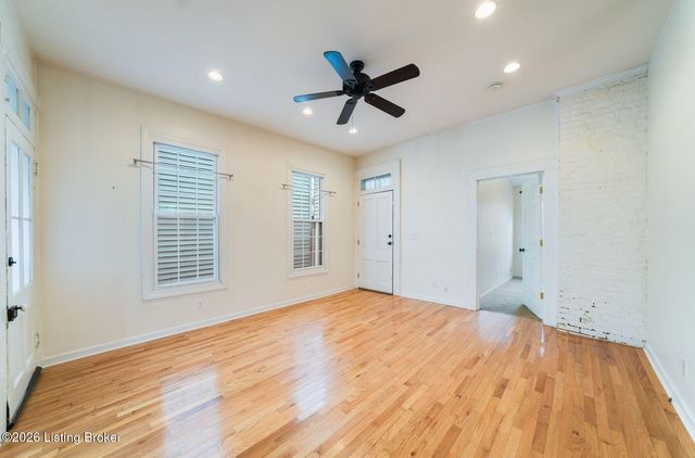 1104 E St Catherine St, Louisville, KY 40204