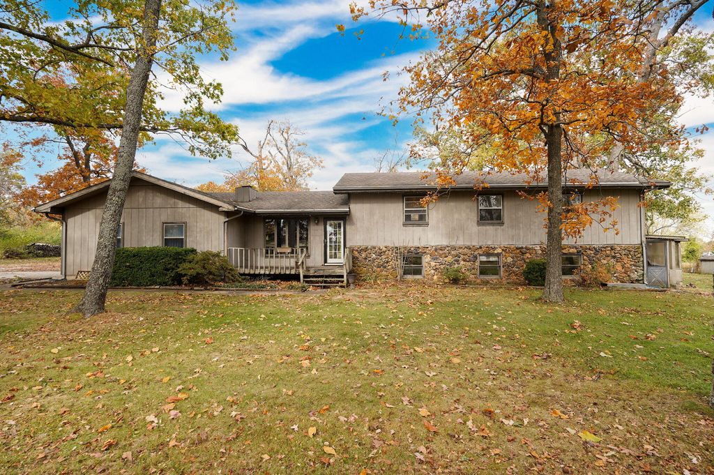 3195 E Southernview Road, Ozark, MO 65721