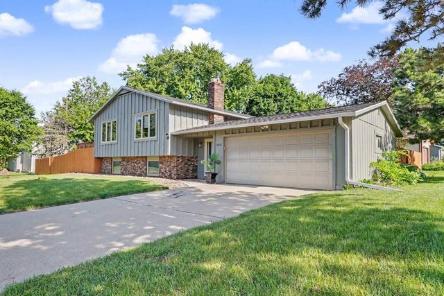 2621 W 4th Street, Cedar Falls, IA 50613