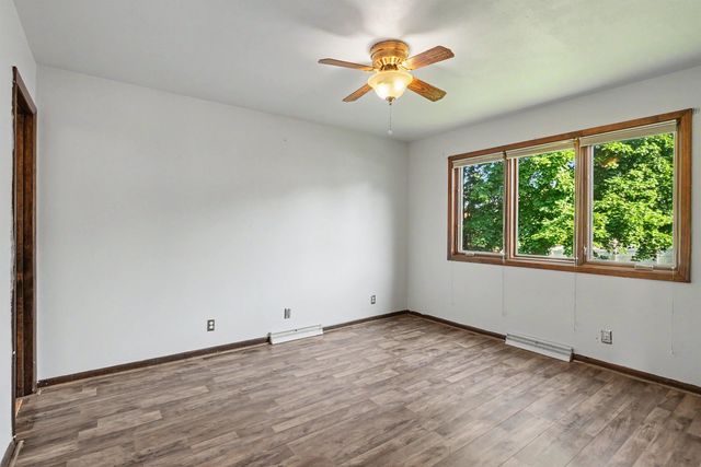 2621 W 4th Street, Cedar Falls, IA 50613