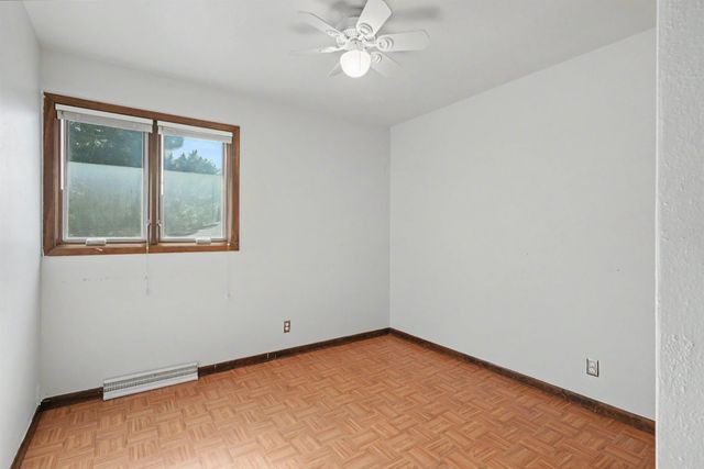2621 W 4th Street, Cedar Falls, IA 50613