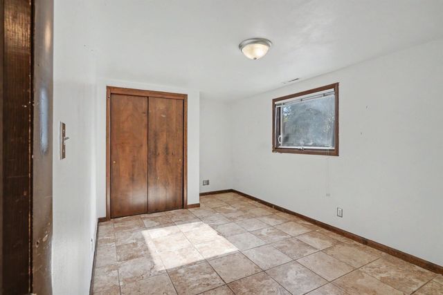 2621 W 4th Street, Cedar Falls, IA 50613