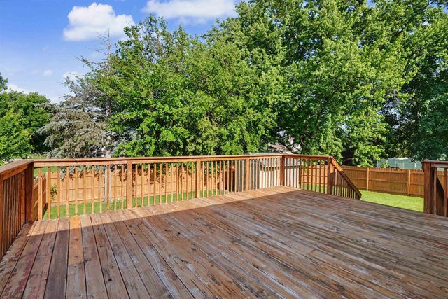 2621 W 4th Street, Cedar Falls, IA 50613