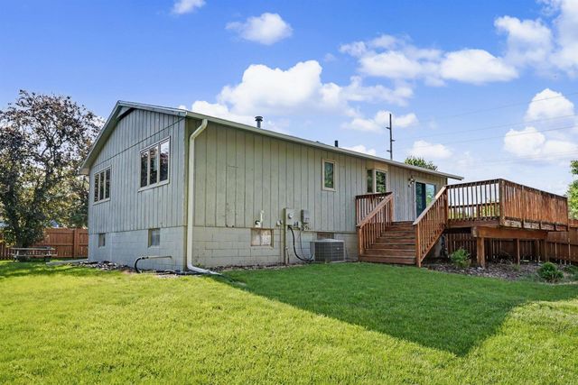 2621 W 4th Street, Cedar Falls, IA 50613