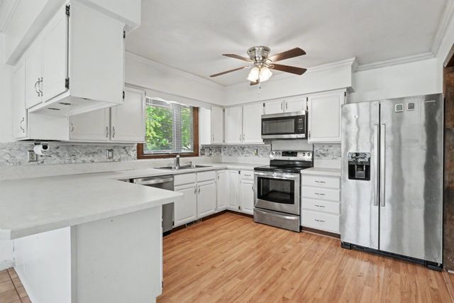 2621 W 4th Street, Cedar Falls, IA 50613