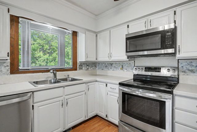 2621 W 4th Street, Cedar Falls, IA 50613