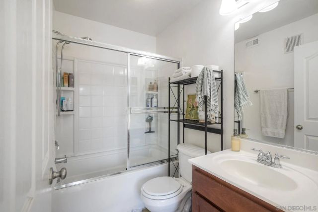 1361 Abbey Ln, San Marcos, CA 92078