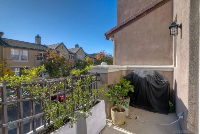 1361 Abbey Ln, San Marcos, CA 92078