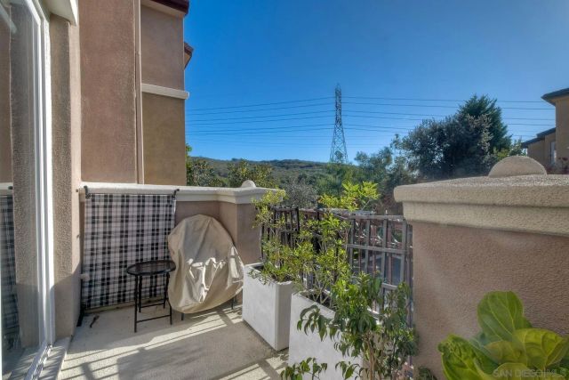 1361 Abbey Ln, San Marcos, CA 92078