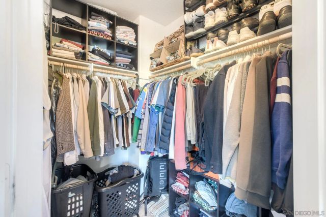 1361 Abbey Ln, San Marcos, CA 92078