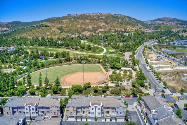 1361 Abbey Ln, San Marcos, CA 92078