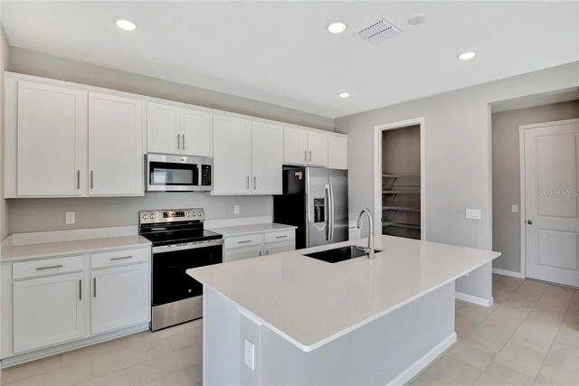 560 SUMMIT RIVER DRIVE, Apopka, FL 32712