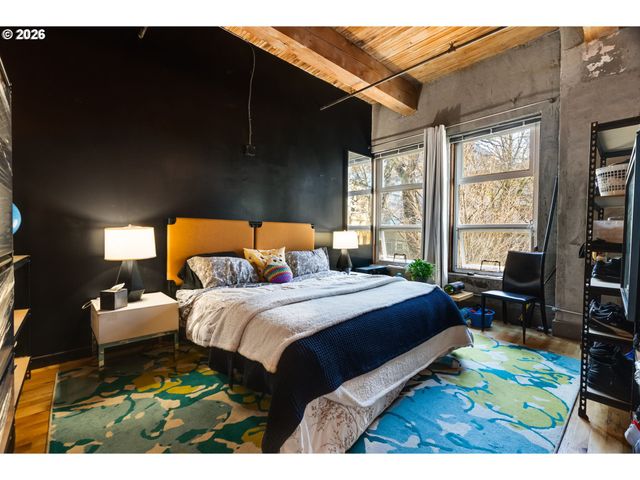 725 Nw FLANDERS St 204, Portland, OR 97209