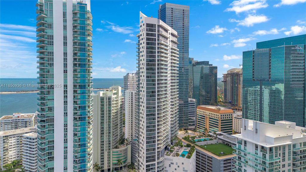 1300 Brickell Bay Dr 601, Miami, FL 33131