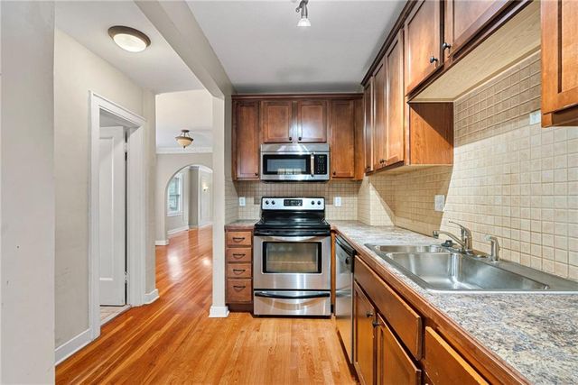 4508 Broadway Street, Kansas City, MO 64111