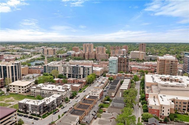 4508 Broadway Street, Kansas City, MO 64111
