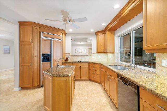565 COMMONWEALTH PLACE, Sarasota, FL 34242