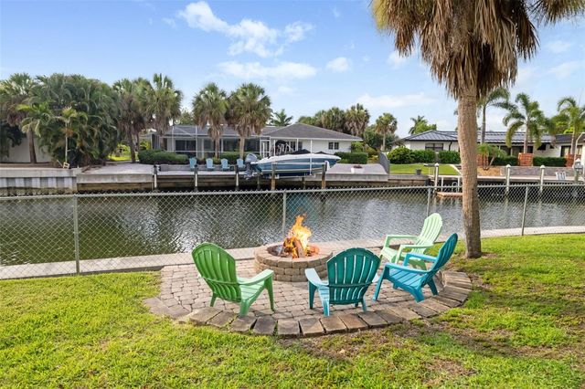565 COMMONWEALTH PLACE, Sarasota, FL 34242