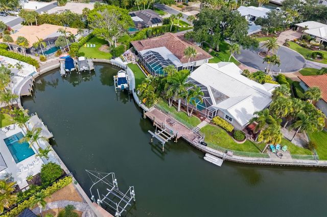 565 COMMONWEALTH PLACE, Sarasota, FL 34242