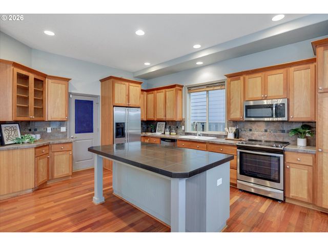13115 Se NORMANDY Dr, Clackamas, OR 97015