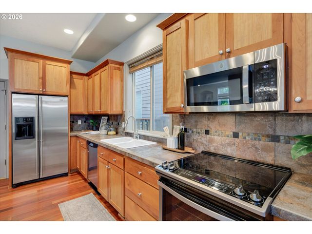 13115 Se NORMANDY Dr, Clackamas, OR 97015