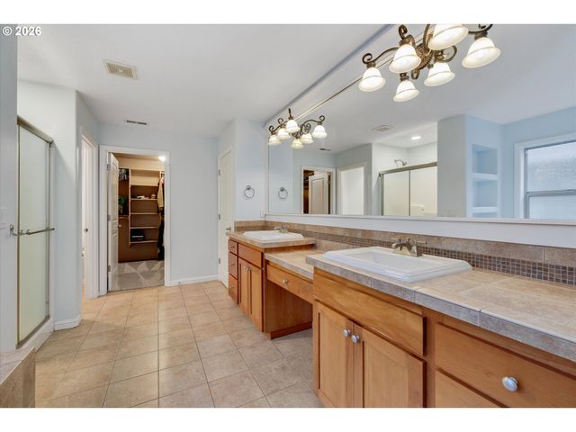 13115 Se NORMANDY Dr, Clackamas, OR 97015
