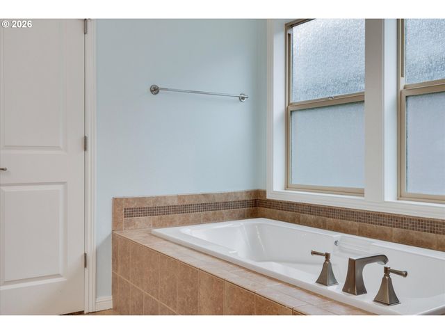 13115 Se NORMANDY Dr, Clackamas, OR 97015