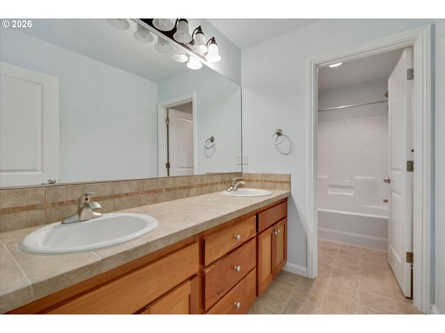 13115 Se NORMANDY Dr, Clackamas, OR 97015
