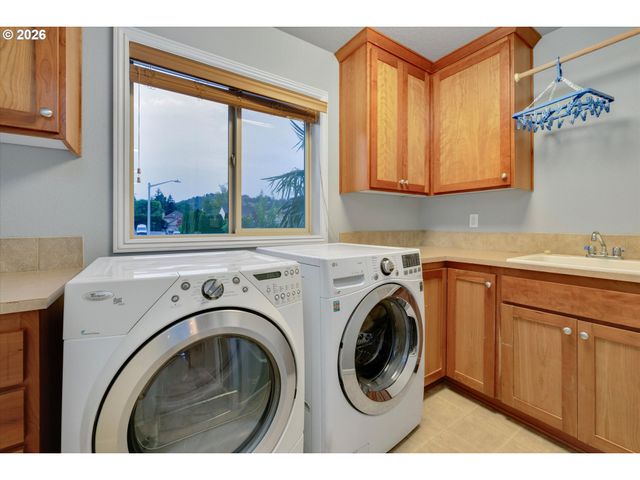 13115 Se NORMANDY Dr, Clackamas, OR 97015