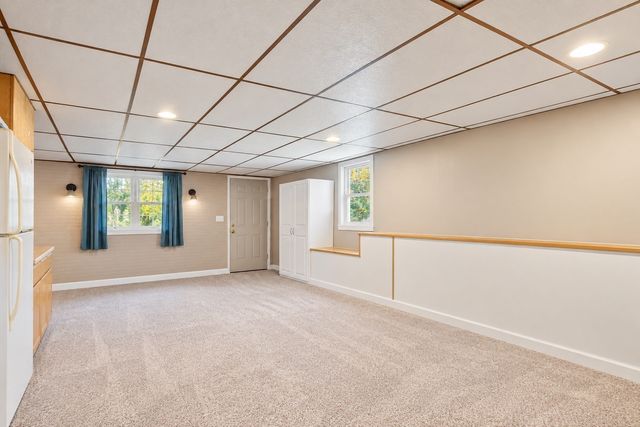 17 Connecticut Ave, Blackstone, MA 01504
