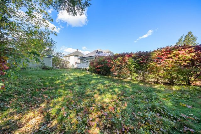 17 Connecticut Ave, Blackstone, MA 01504