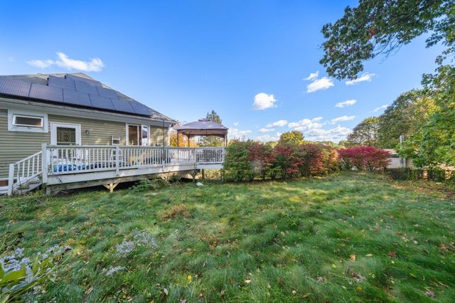 17 Connecticut Ave, Blackstone, MA 01504