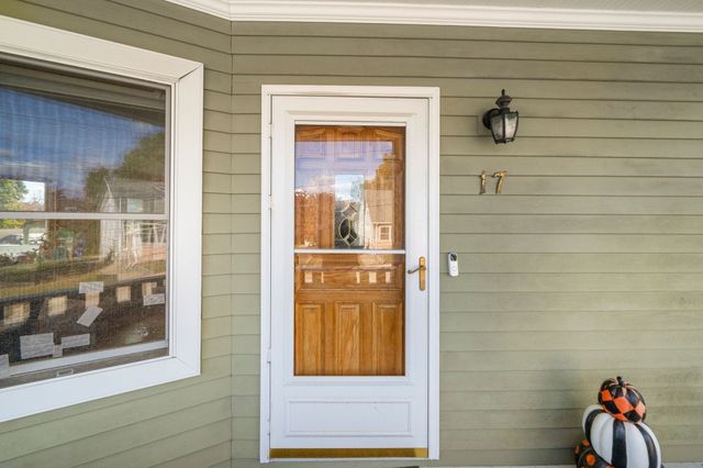 17 Connecticut Ave, Blackstone, MA 01504