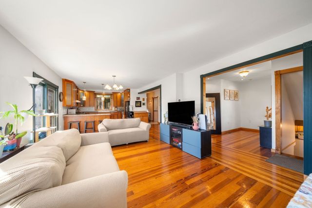 17 Connecticut Ave, Blackstone, MA 01504