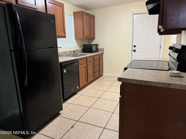 9410 GILCHRIST Court, Jacksonville, FL 32219