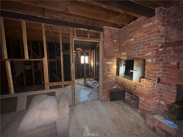 8539 W Avenue L, Lancaster, CA 93536
