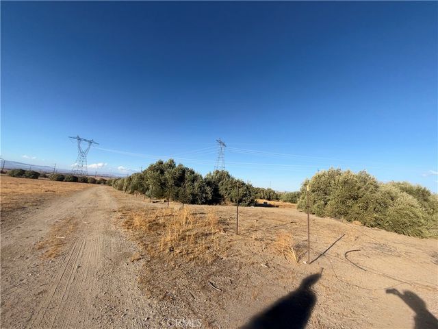 8539 W Avenue L, Lancaster, CA 93536