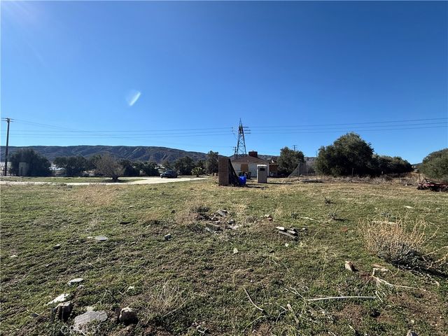 8539 W Avenue L, Lancaster, CA 93536