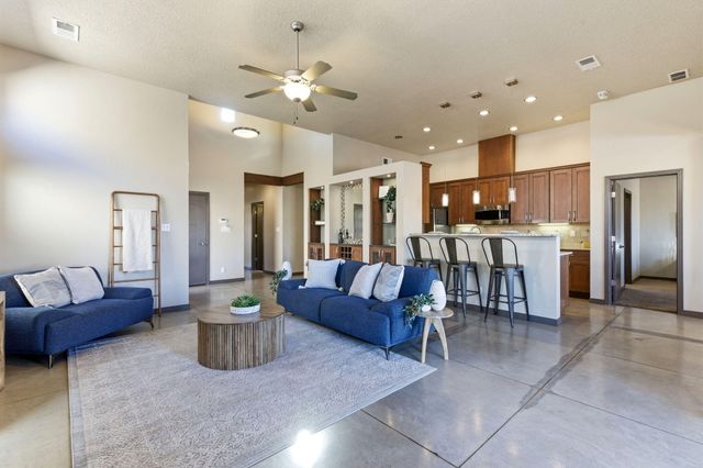 1323 Valle Lane NW, Albuquerque, NM 87107