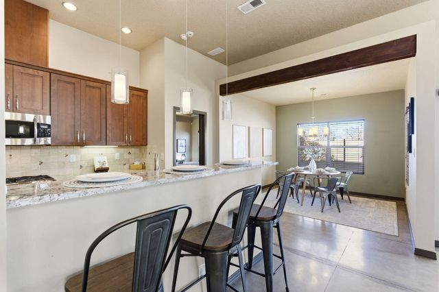 1323 Valle Lane NW, Albuquerque, NM 87107