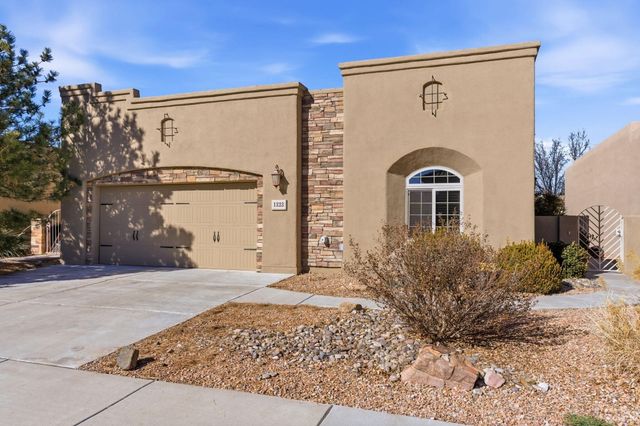 1323 Valle Lane NW, Albuquerque, NM 87107