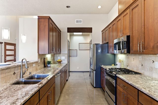 1323 Valle Lane NW, Albuquerque, NM 87107