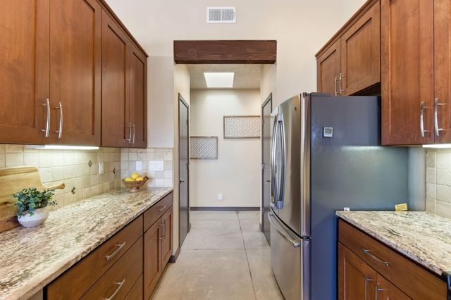 1323 Valle Lane NW, Albuquerque, NM 87107