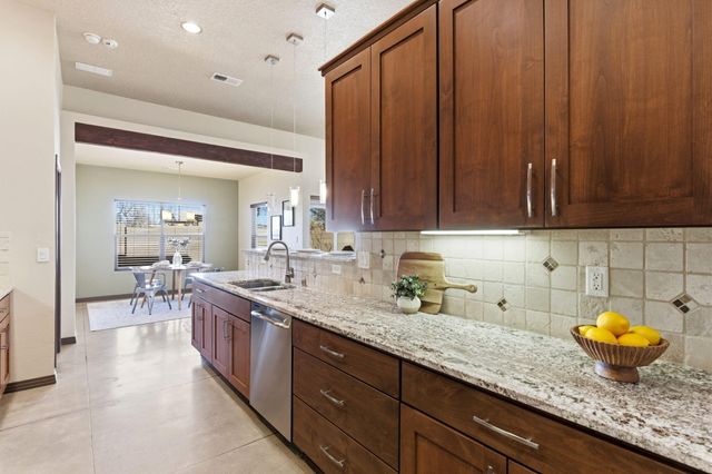 1323 Valle Lane NW, Albuquerque, NM 87107