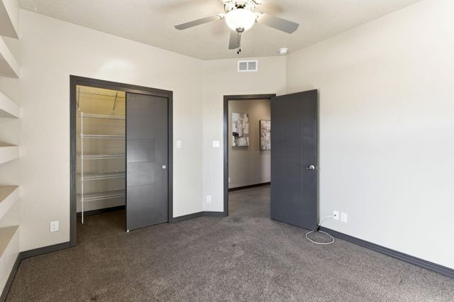 1323 Valle Lane NW, Albuquerque, NM 87107