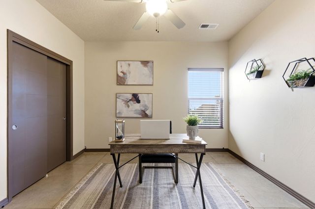 1323 Valle Lane NW, Albuquerque, NM 87107