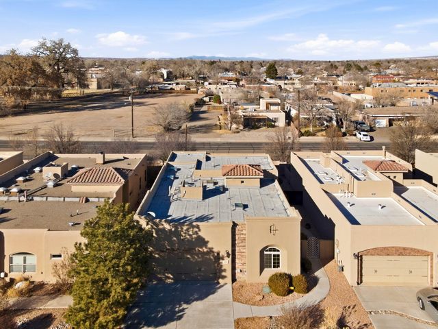 1323 Valle Lane NW, Albuquerque, NM 87107